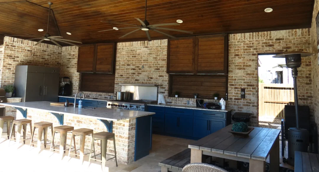 Custom Patio & Outdoor Kitchen